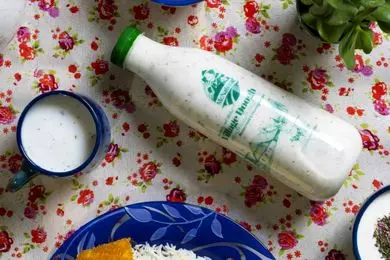 حضور آقای طبیعی، نخستین تولیدکننده لبنیات ارگانیک ایران در نمایشگاه ارگانیک ۱۴۰۴