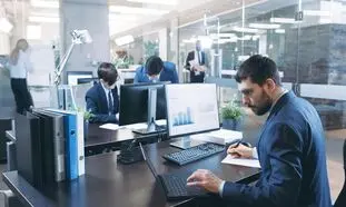 چه تفاوتی بین سیستم های پراکنده و یکپارچه سازمانی وجود دارد؟
