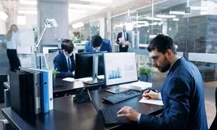 چه تفاوتی بین سیستم های پراکنده و یکپارچه سازمانی وجود دارد؟