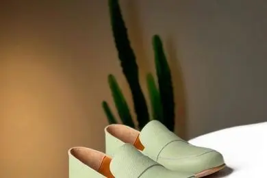 چگونه کفش چرم اصل را از مدل‌ های مصنوعی تشخیص دهیم؟ 