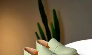 چگونه کفش چرم اصل را از مدل‌ های مصنوعی تشخیص دهیم؟ 