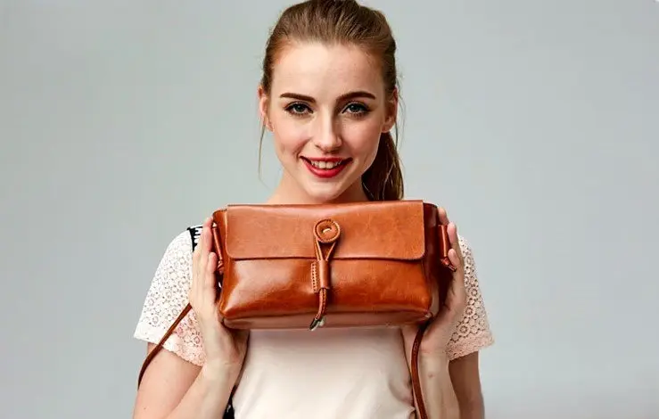 ۵ کیف چرم دوشی زنانه با طراحی خاص و منحصربه فرد