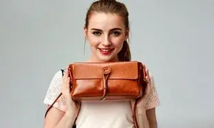 ۵ کیف چرم دوشی زنانه با طراحی خاص و منحصربه فرد