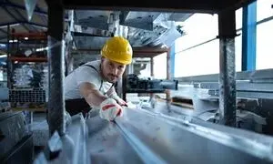 سال ۱۴۰۴ سخت‌ترین سال صنعت در پنج دهه اخیر بود