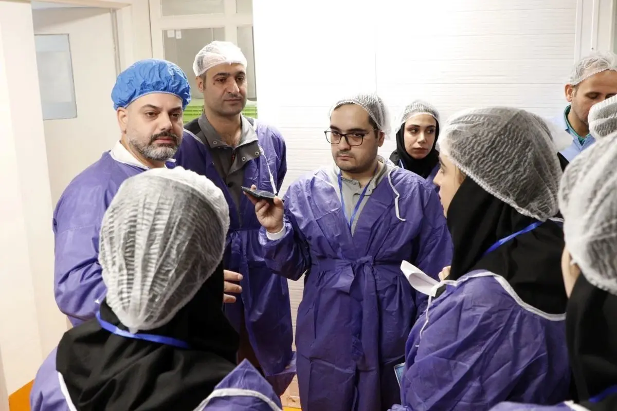 بازدید دانشجویان دانشگاه شهید بهشتی از داروسازی ابوریحان