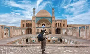 گزارش عملکرد پرچمداران بازار گردشگری در شش ماه اول سال 1404