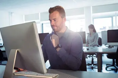 عرضه رایگان دوره‌های آموزشی مکتب‌خونه