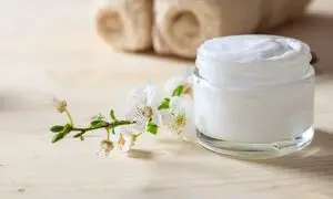 ۳ کرم روشن کننده قوی برای درمان لک های سطحی پوست