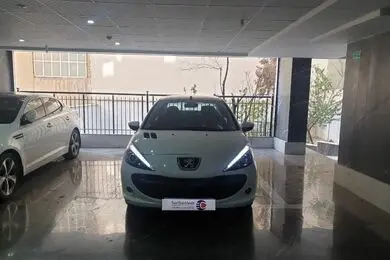 عوامل تعیین‌کننده قیمت پژو ۲۰۷ در بازار آزاد