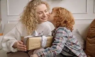 هدایای مناسبتی حلوا لند برای روز مادر