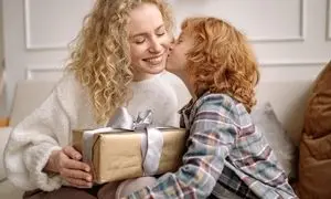 هدایای مناسبتی حلوا لند برای روز مادر